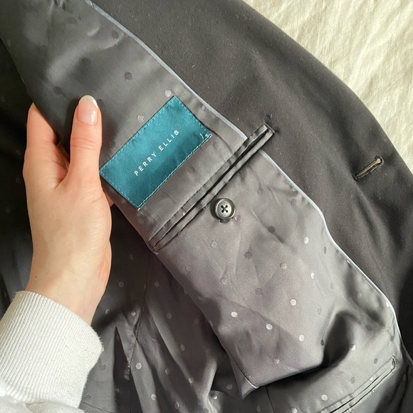 Perry Ellis black slim fit two button performance suit jacket. - Picture 3 of 9